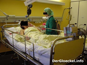 Eine ehemalige HEIMHELFERIN vom NÖ HILFSWERK wurde nach einem Arbeitsunfall zum Invaliden - sie wurde rechtswidrig gezwungen Patiententransferierungen im Arbeitsalltag vorzunehmen